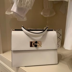 2019 Ltd edition
Authentic GIORGIO ARMANI Purse